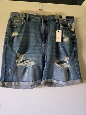 Judy Blue Distressed Mid-Blue Rolled Hem Denim Shorts Size 3x